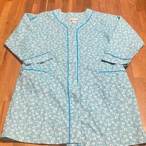 Floral Blue Women's Robe Stan Herman. Adorable.